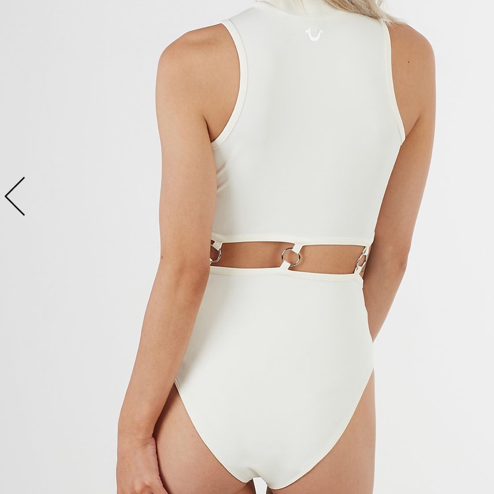 TRUE RELIGION CUT OUT O-RING BODYSUIT CREAM WHITE SIZE MEDIUM NEW WITH TAGS - Picture 6 of 15